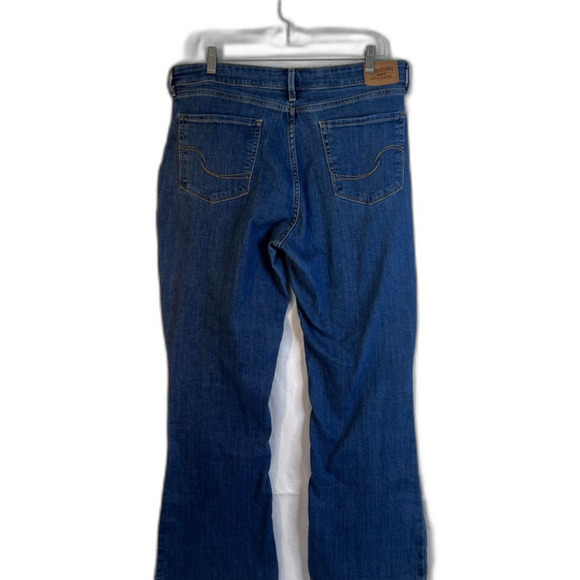 Levis Signature Gold Mid Rise Bootcut Denim Blue Jeans Casual Size 14 Short - Picture 8 of 9